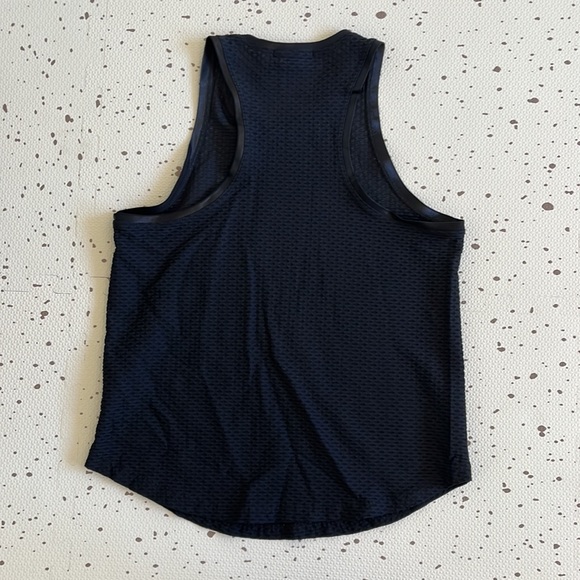 💘 KORAL - AERATE BLACK MESH TANK - Picture 5 of 5
